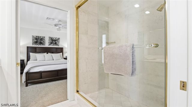 2700 Treasure LN, Naples, FL 34102
