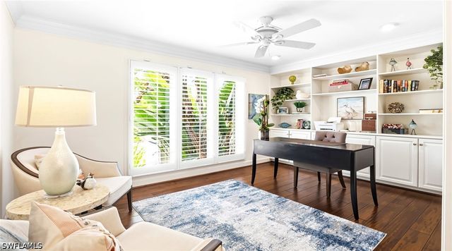 2700 Treasure LN, Naples, FL 34102