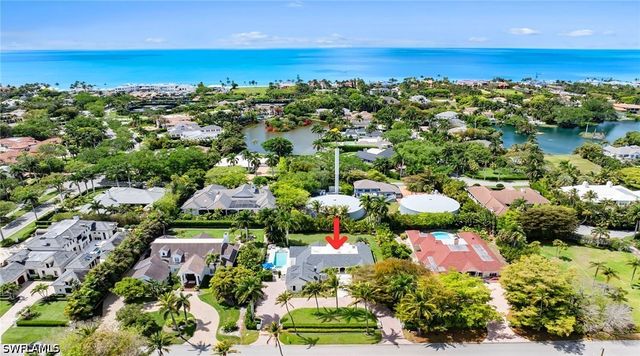 2700 Treasure LN, Naples, FL 34102