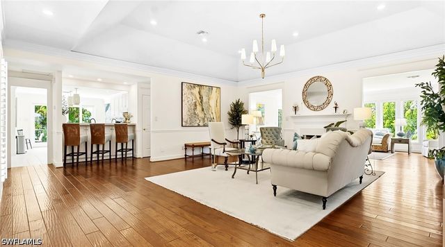 2700 Treasure LN, Naples, FL 34102