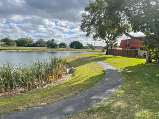 8361 Trent Court A, Boca Raton, FL 33433