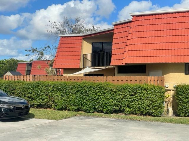 8361 Trent Court A, Boca Raton, FL 33433