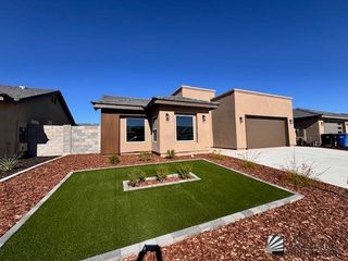676 E 12 Pl, Somerton, AZ 85350