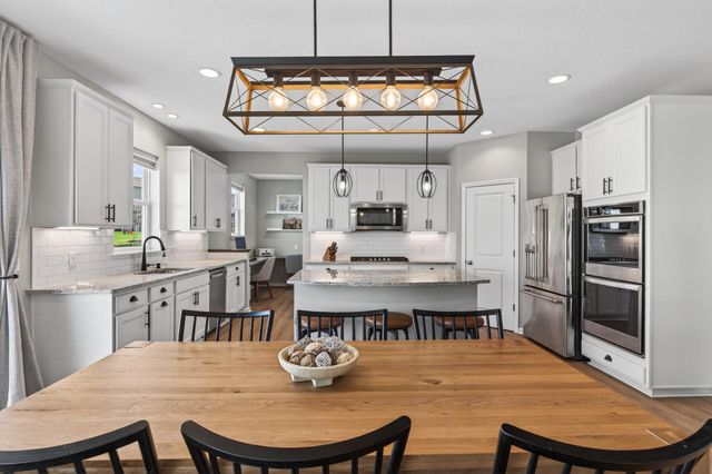 5850 Walnut Grove Lane N, Plymouth, MN 55446