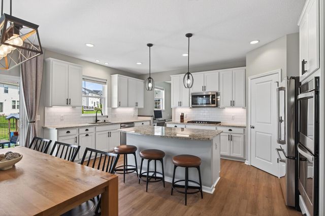 5850 Walnut Grove Lane N, Plymouth, MN 55446