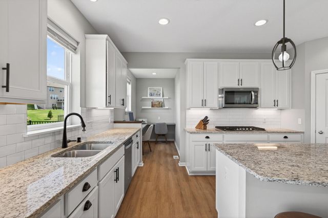 5850 Walnut Grove Lane N, Plymouth, MN 55446