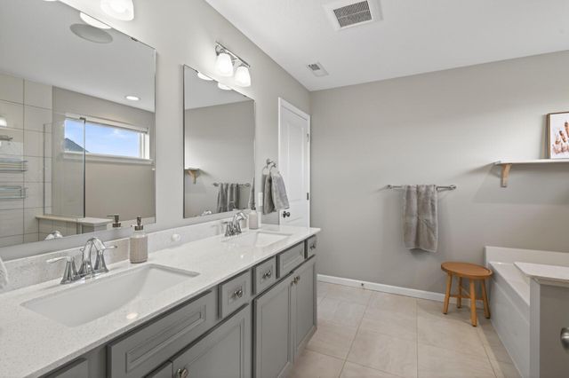 5850 Walnut Grove Lane N, Plymouth, MN 55446