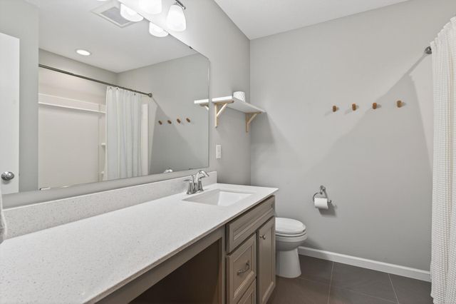 5850 Walnut Grove Lane N, Plymouth, MN 55446
