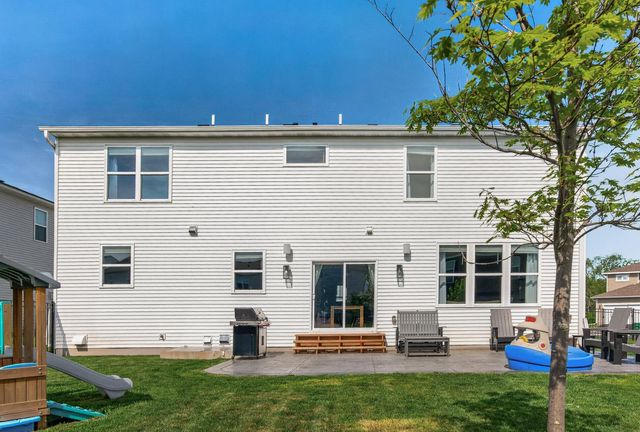 5850 Walnut Grove Lane N, Plymouth, MN 55446
