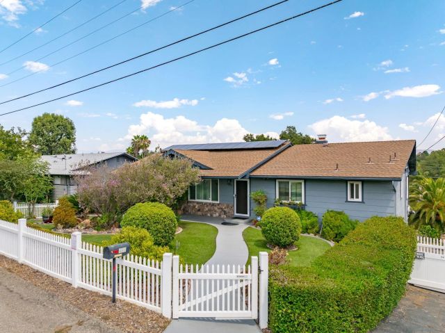 1958 Lejos Dr, Escondido, CA 92025