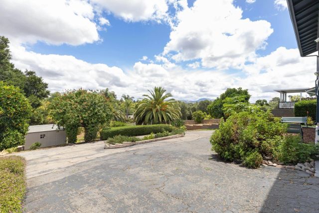 1958 Lejos Dr, Escondido, CA 92025