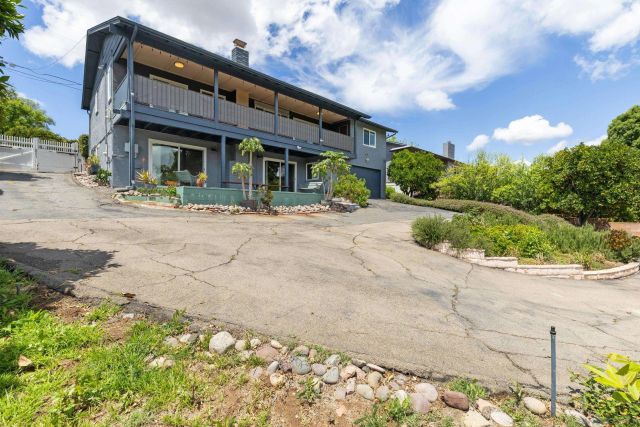 1958 Lejos Dr, Escondido, CA 92025