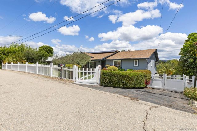 1958 Lejos Dr, Escondido, CA 92025