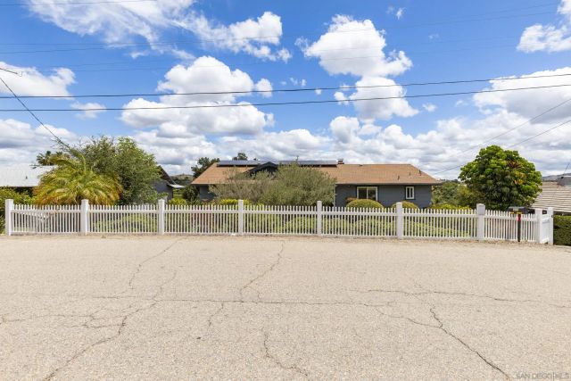 1958 Lejos Dr, Escondido, CA 92025