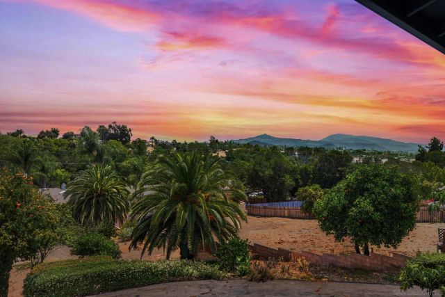 1958 Lejos Dr, Escondido, CA 92025