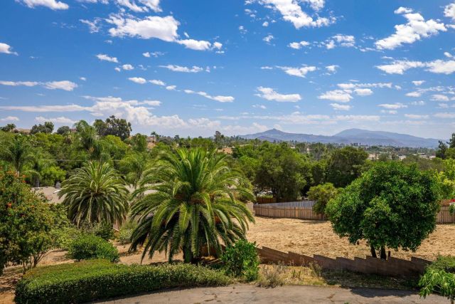 1958 Lejos Dr, Escondido, CA 92025