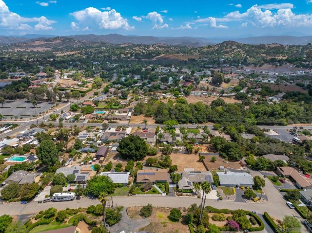 1958 Lejos Dr, Escondido, CA 92025