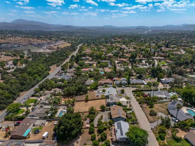1958 Lejos Dr, Escondido, CA 92025