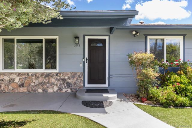 1958 Lejos Dr, Escondido, CA 92025