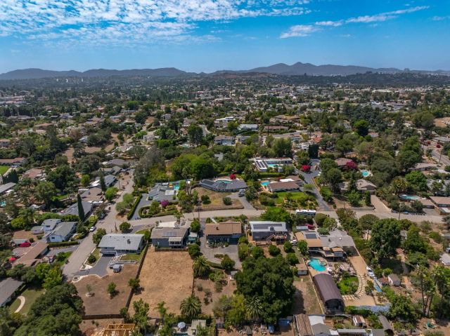 1958 Lejos Dr, Escondido, CA 92025