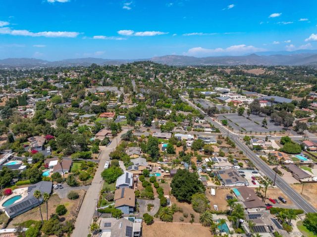 1958 Lejos Dr, Escondido, CA 92025