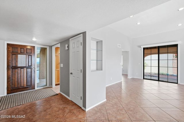 6840 E Loma Del Bribon, Tucson, AZ 85750