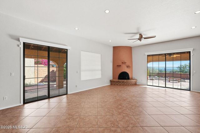 6840 E Loma Del Bribon, Tucson, AZ 85750