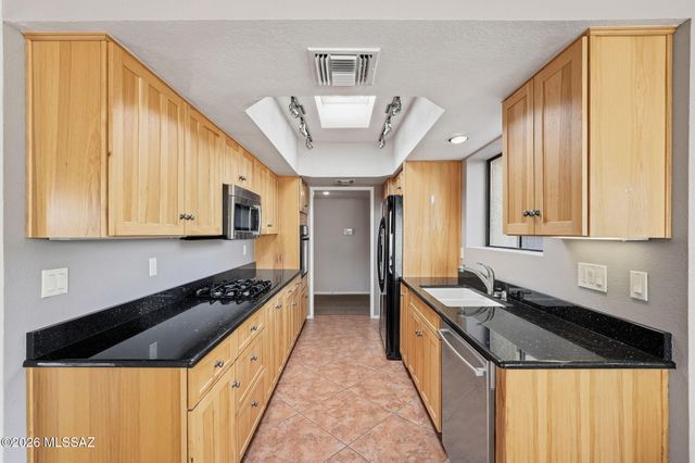 6840 E Loma Del Bribon, Tucson, AZ 85750