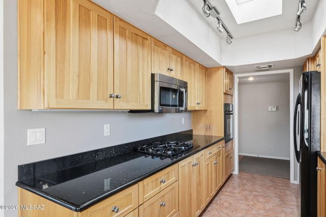 6840 E Loma Del Bribon, Tucson, AZ 85750