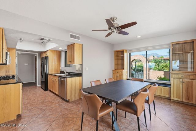 6840 E Loma Del Bribon, Tucson, AZ 85750