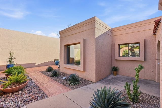 6840 E Loma Del Bribon, Tucson, AZ 85750
