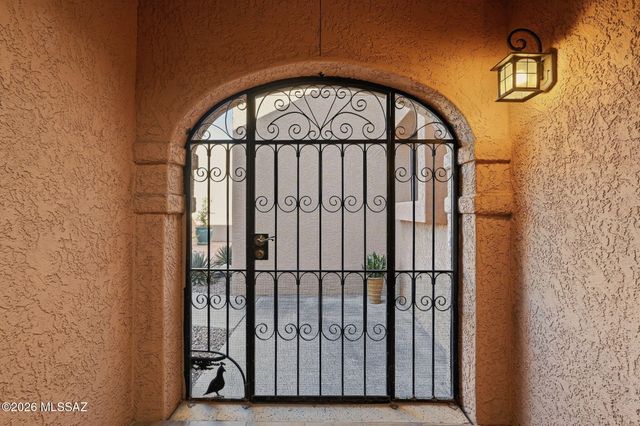 6840 E Loma Del Bribon, Tucson, AZ 85750