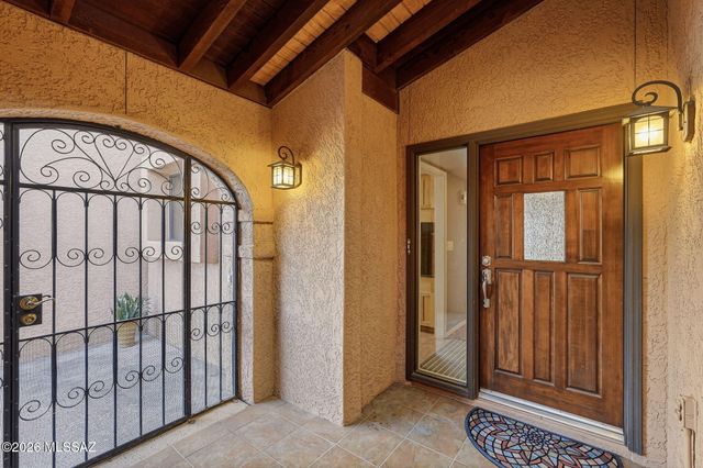 6840 E Loma Del Bribon, Tucson, AZ 85750