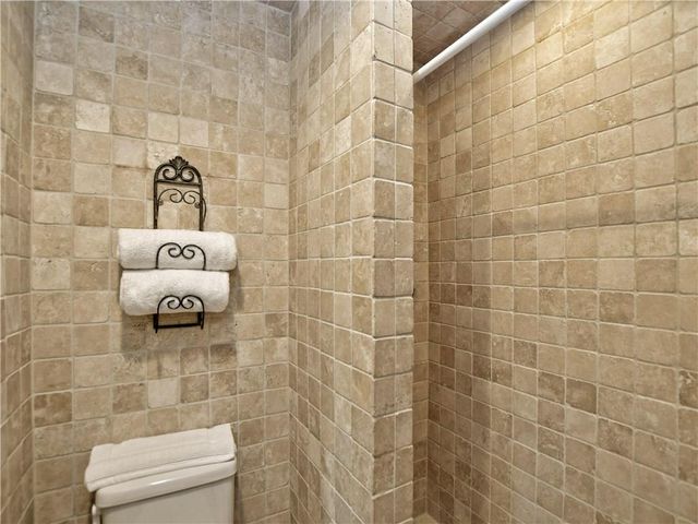 120 World Of Tennis SQ, Lakeway, TX 78738