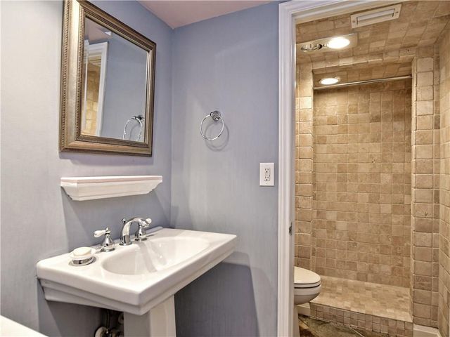 120 World Of Tennis SQ, Lakeway, TX 78738