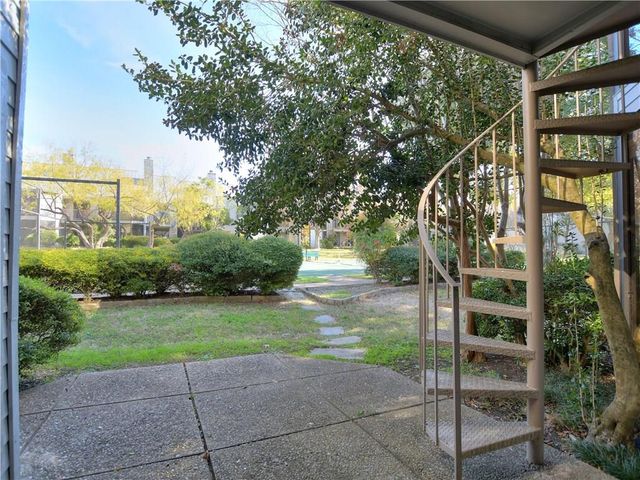 120 World Of Tennis SQ, Lakeway, TX 78738