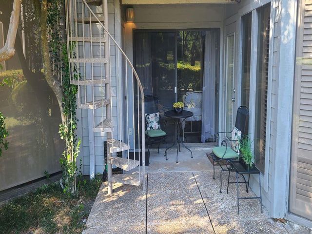 120 World Of Tennis SQ, Lakeway, TX 78738