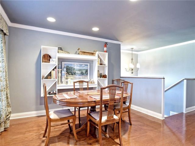 120 World Of Tennis SQ, Lakeway, TX 78738