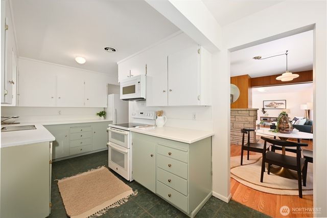 10801 12th Avenue NE, Seattle, WA 98125
