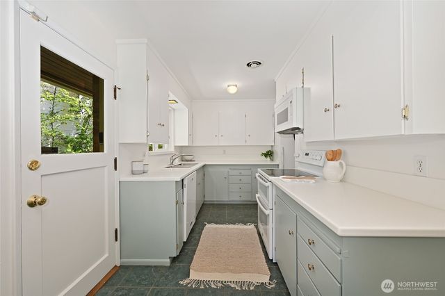 10801 12th Avenue NE, Seattle, WA 98125