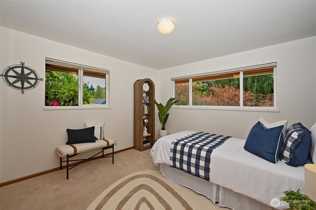 10801 12th Avenue NE, Seattle, WA 98125