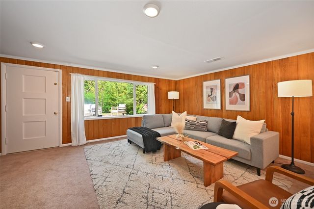 10801 12th Avenue NE, Seattle, WA 98125