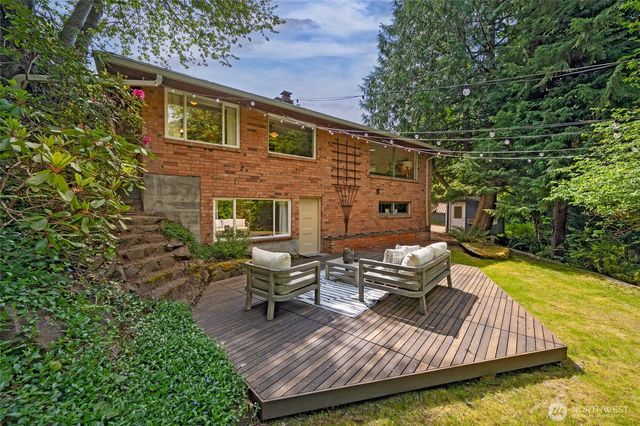 10801 12th Avenue NE, Seattle, WA 98125
