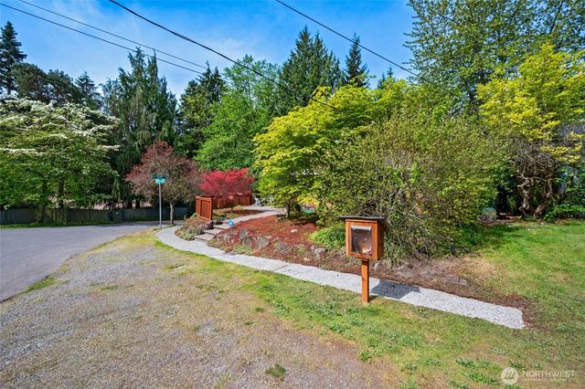 10801 12th Avenue NE, Seattle, WA 98125
