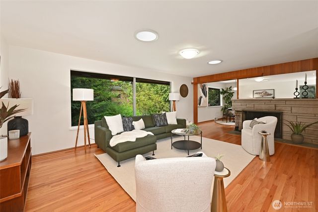 10801 12th Avenue NE, Seattle, WA 98125
