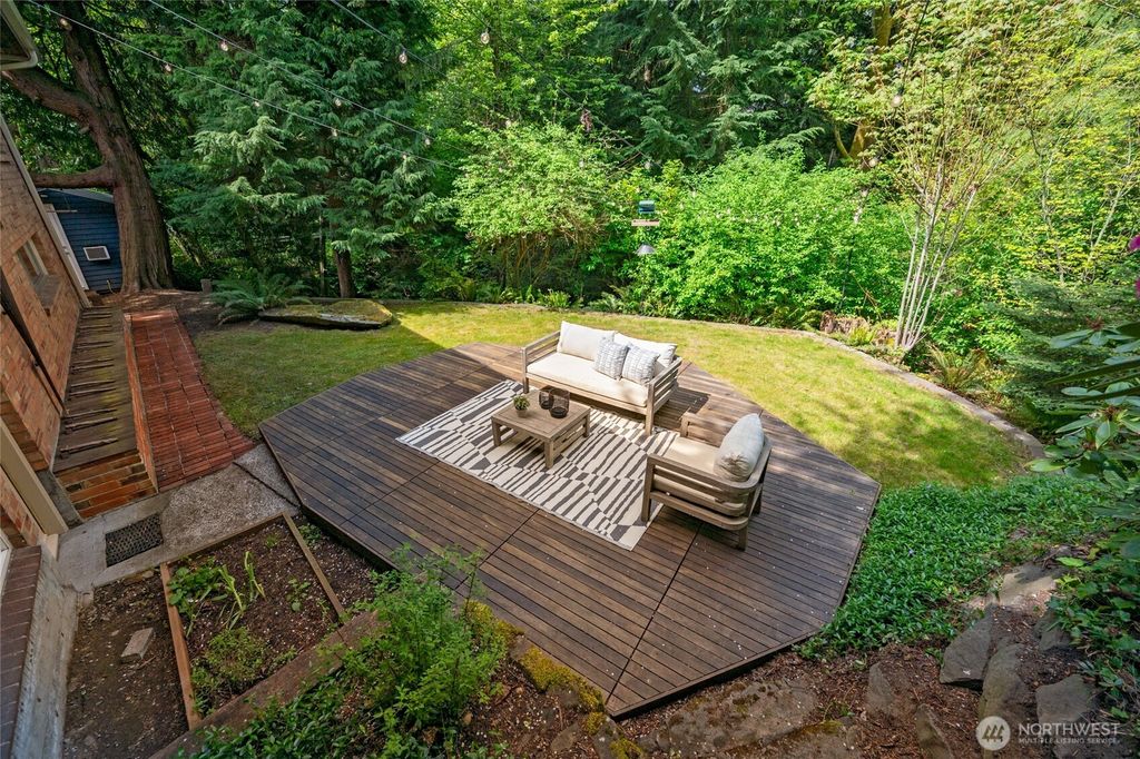 10801 12th Avenue NE, Seattle, WA 98125