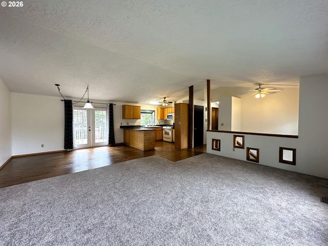 36350 DUBARKO Rd, Sandy, OR 97055