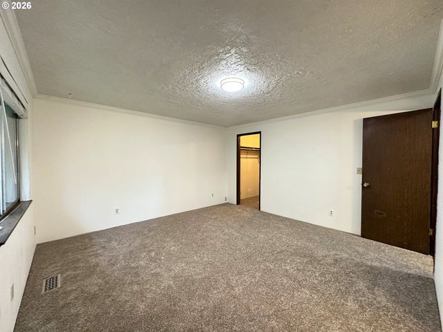 36350 DUBARKO Rd, Sandy, OR 97055