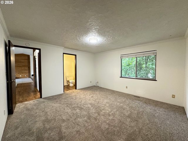 36350 DUBARKO Rd, Sandy, OR 97055