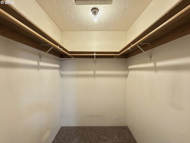 36350 DUBARKO Rd, Sandy, OR 97055